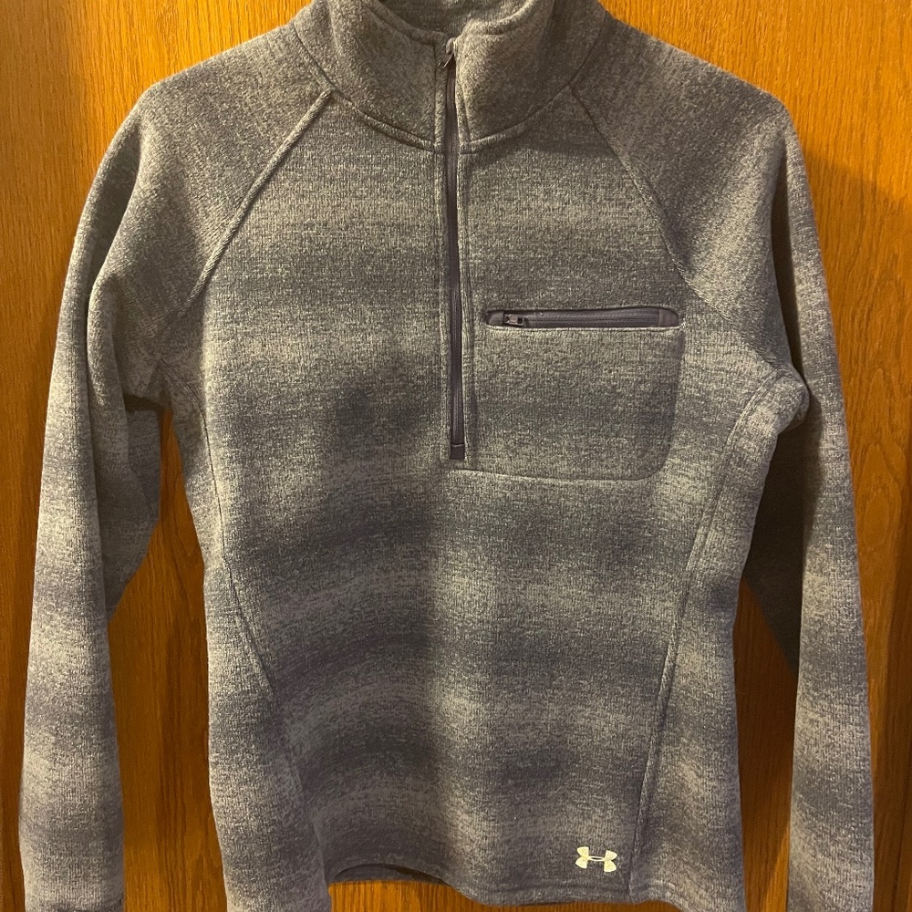 Under Armour Women’s size small 1/4 zip long sleeve